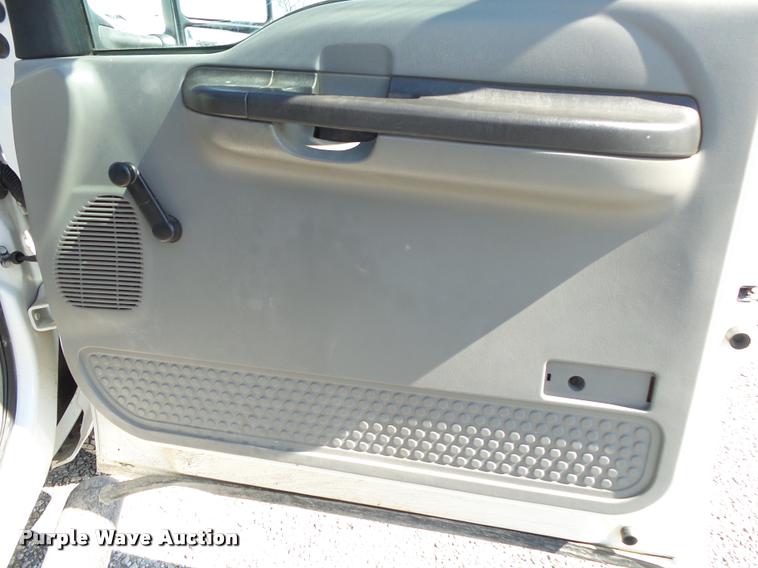 image for item DA2620 2006 Ford F250 Super Duty pickup truck