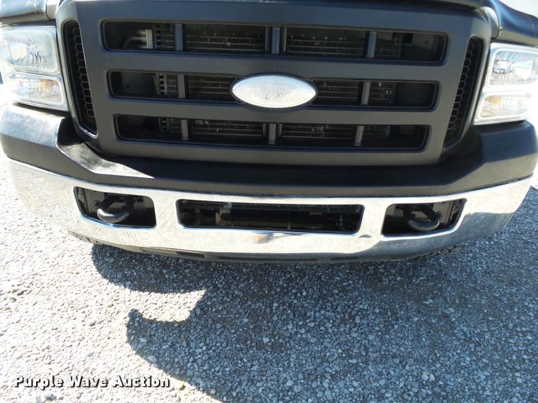 image for item DA2620 2006 Ford F250 Super Duty pickup truck
