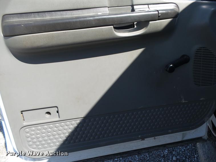 image for item DA2620 2006 Ford F250 Super Duty pickup truck