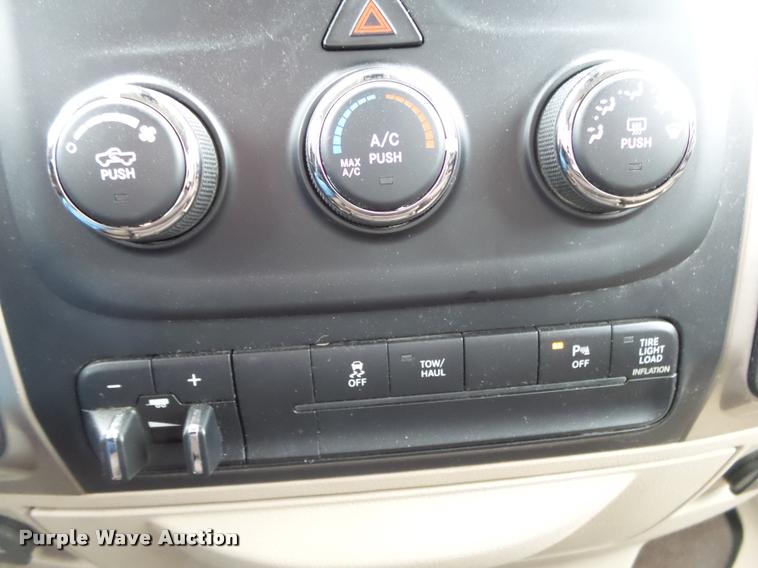 image for item DA2624 2013 Dodge Ram 2500 Crew Cab pickup truck