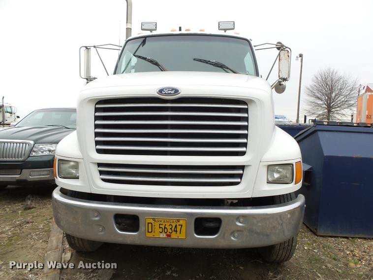 image for item DA2626 1998 Ford LT8513 Louisville 113 truck cab and chassis