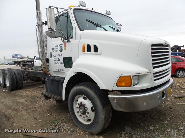 image for item DA2626 1998 Ford LT8513 Louisville 113 truck cab and chassis