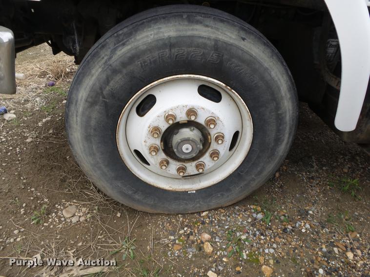 image for item DA2626 1998 Ford LT8513 Louisville 113 truck cab and chassis