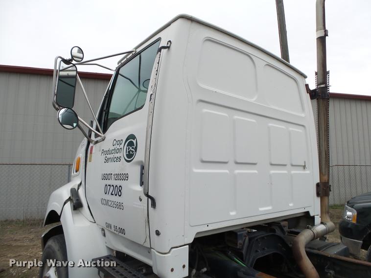 image for item DA2626 1998 Ford LT8513 Louisville 113 truck cab and chassis