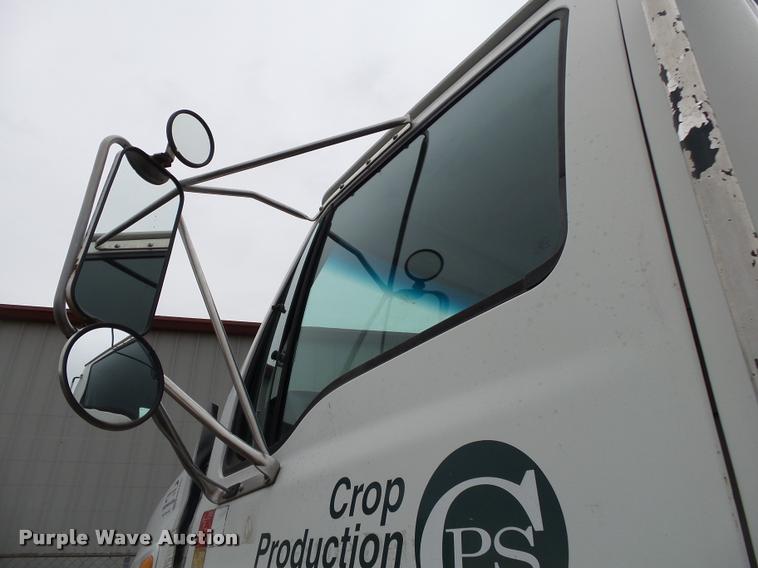 image for item DA2626 1998 Ford LT8513 Louisville 113 truck cab and chassis