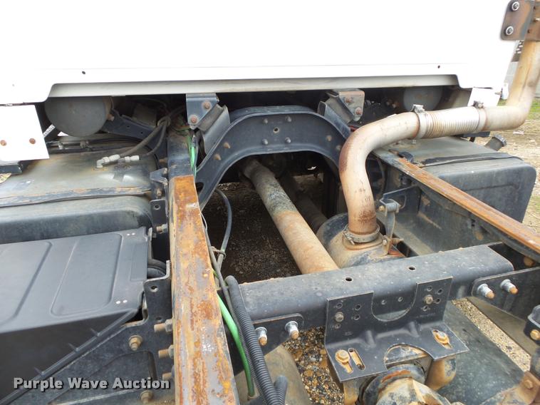 image for item DA2626 1998 Ford LT8513 Louisville 113 truck cab and chassis