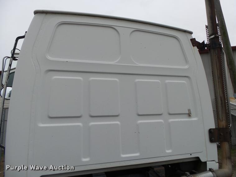 image for item DA2626 1998 Ford LT8513 Louisville 113 truck cab and chassis