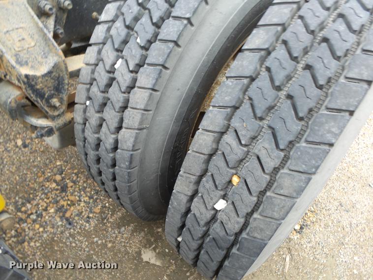 image for item DA2626 1998 Ford LT8513 Louisville 113 truck cab and chassis