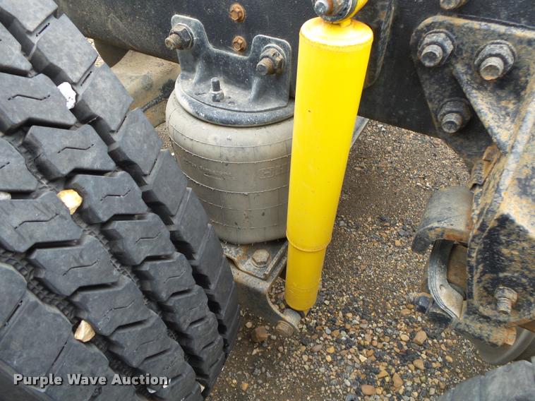 image for item DA2626 1998 Ford LT8513 Louisville 113 truck cab and chassis