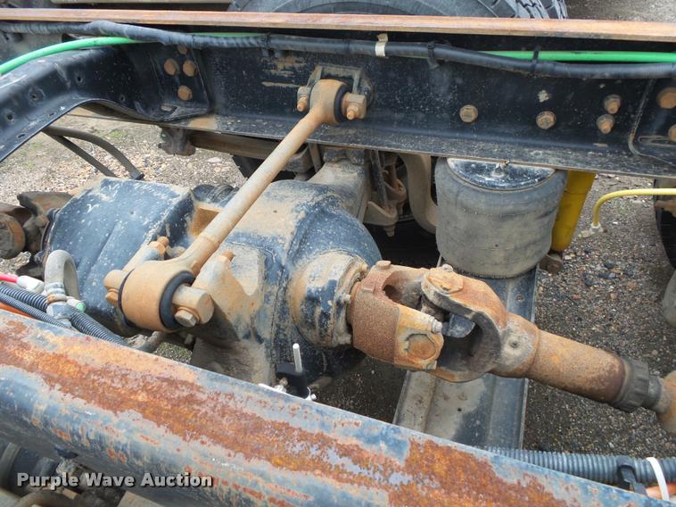 image for item DA2626 1998 Ford LT8513 Louisville 113 truck cab and chassis