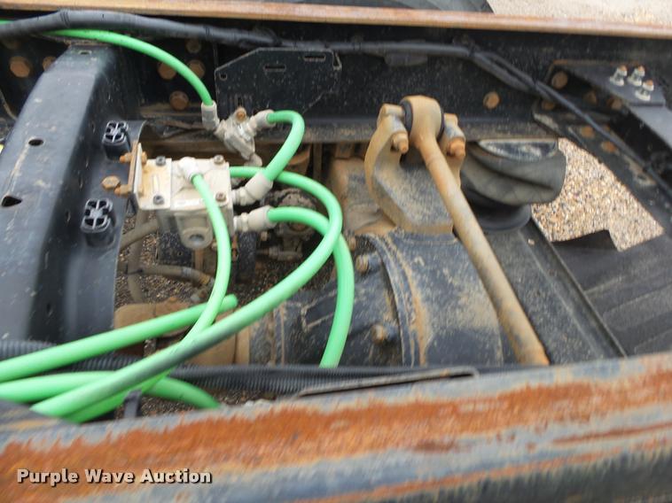 image for item DA2626 1998 Ford LT8513 Louisville 113 truck cab and chassis