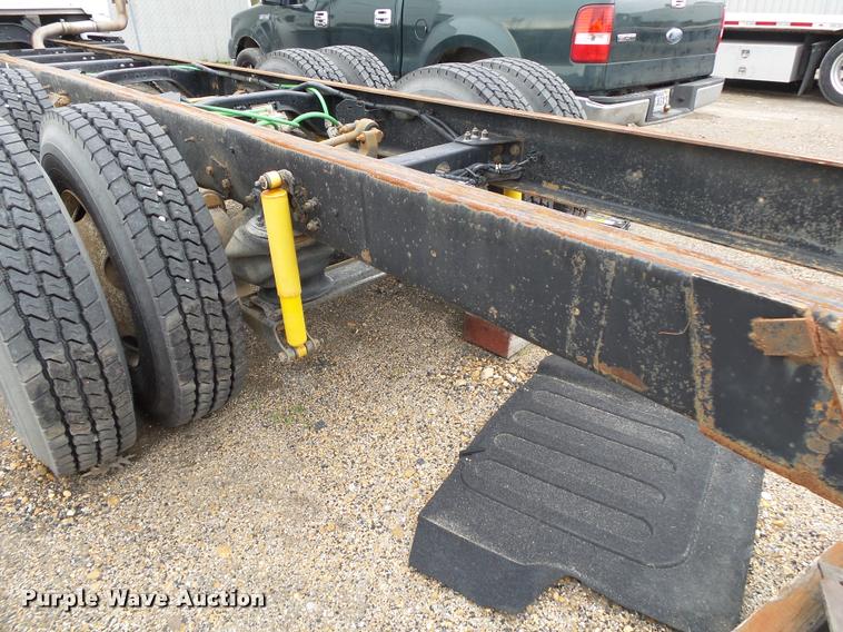 image for item DA2626 1998 Ford LT8513 Louisville 113 truck cab and chassis