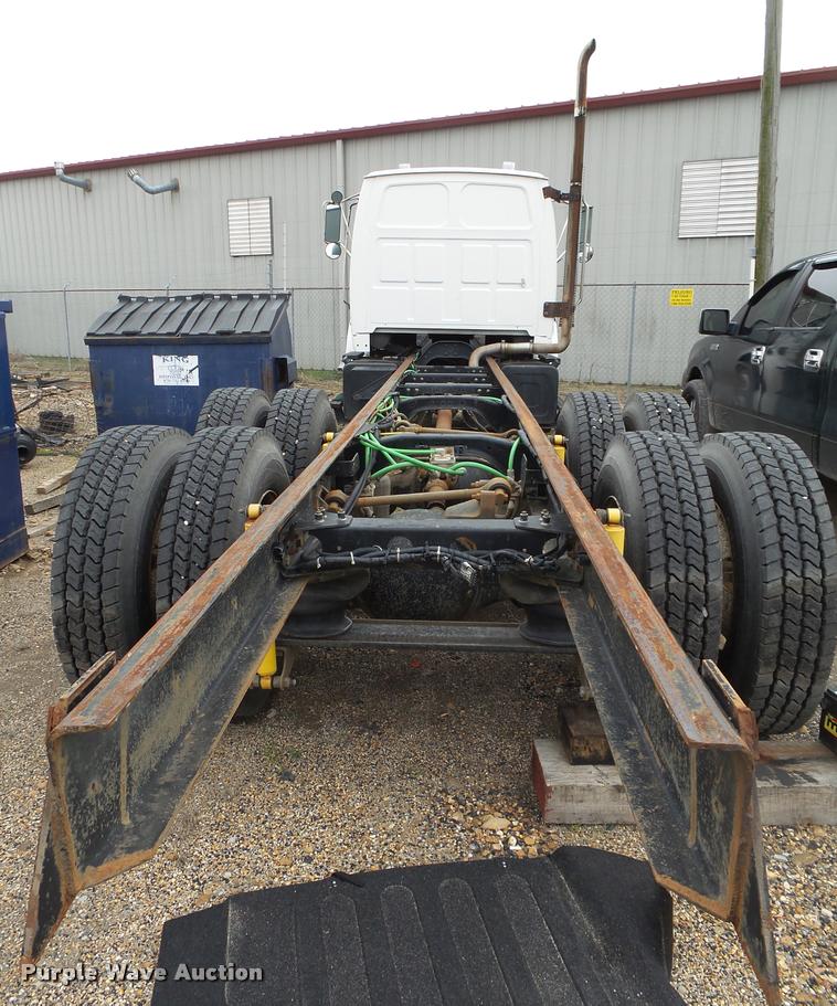 image for item DA2626 1998 Ford LT8513 Louisville 113 truck cab and chassis