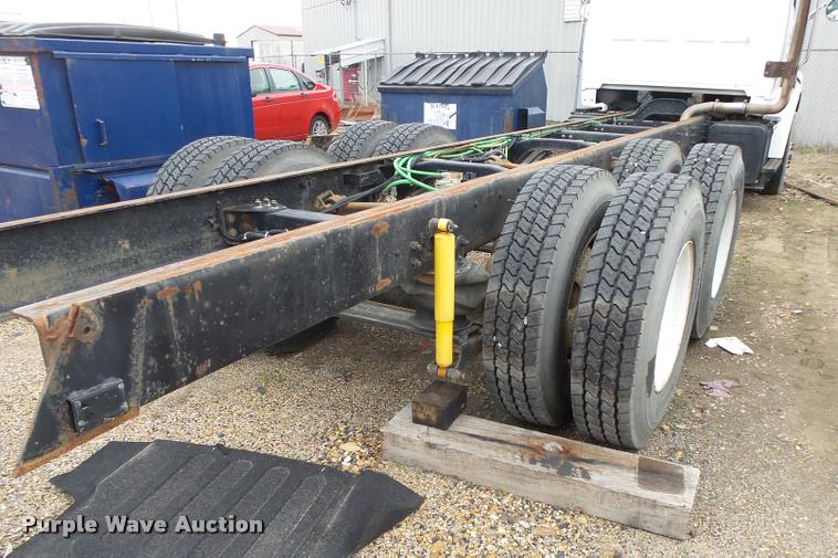 image for item DA2626 1998 Ford LT8513 Louisville 113 truck cab and chassis