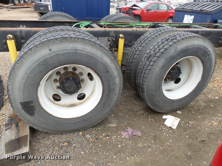 image for item DA2626 1998 Ford LT8513 Louisville 113 truck cab and chassis