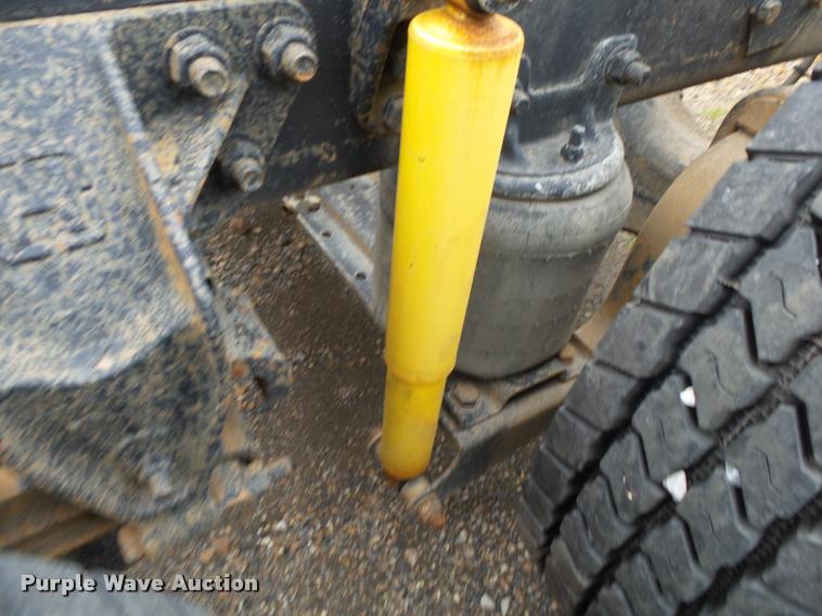 image for item DA2626 1998 Ford LT8513 Louisville 113 truck cab and chassis