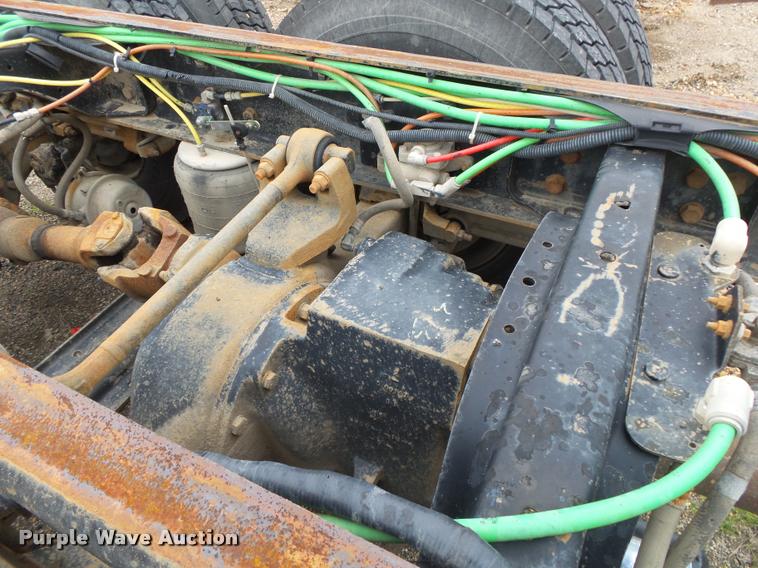 image for item DA2626 1998 Ford LT8513 Louisville 113 truck cab and chassis