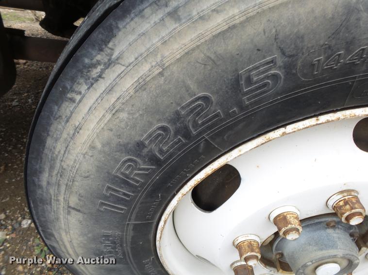 image for item DA2626 1998 Ford LT8513 Louisville 113 truck cab and chassis