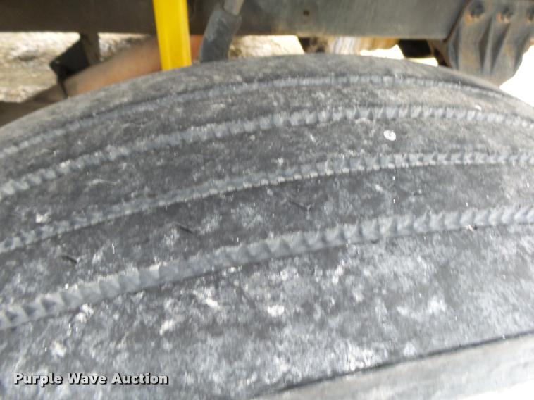 image for item DA2626 1998 Ford LT8513 Louisville 113 truck cab and chassis