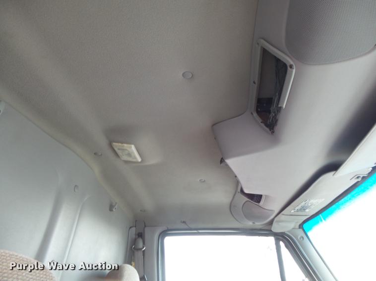 image for item DA2626 1998 Ford LT8513 Louisville 113 truck cab and chassis