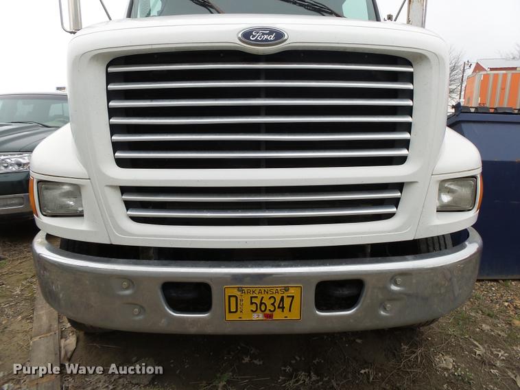 image for item DA2626 1998 Ford LT8513 Louisville 113 truck cab and chassis