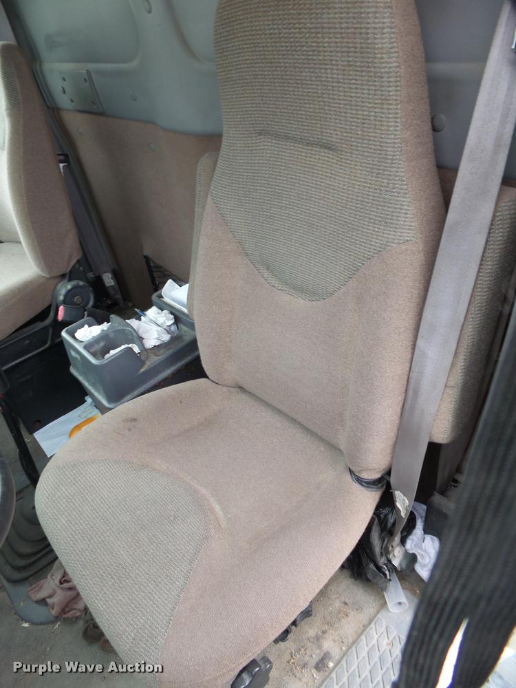 image for item DA2626 1998 Ford LT8513 Louisville 113 truck cab and chassis