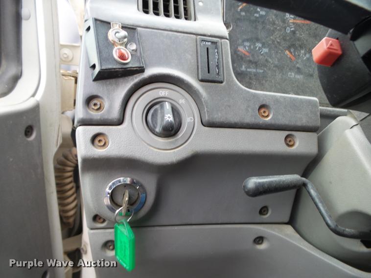 image for item DA2626 1998 Ford LT8513 Louisville 113 truck cab and chassis