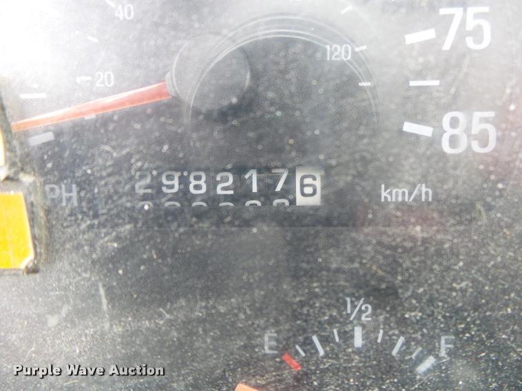 image for item DA2626 1998 Ford LT8513 Louisville 113 truck cab and chassis