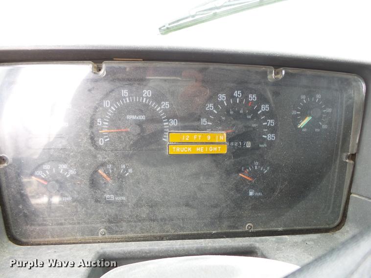 image for item DA2626 1998 Ford LT8513 Louisville 113 truck cab and chassis