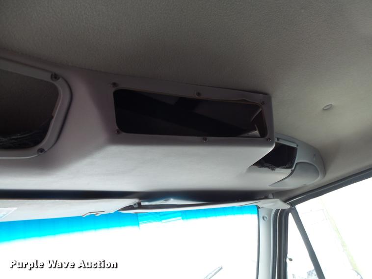 image for item DA2626 1998 Ford LT8513 Louisville 113 truck cab and chassis