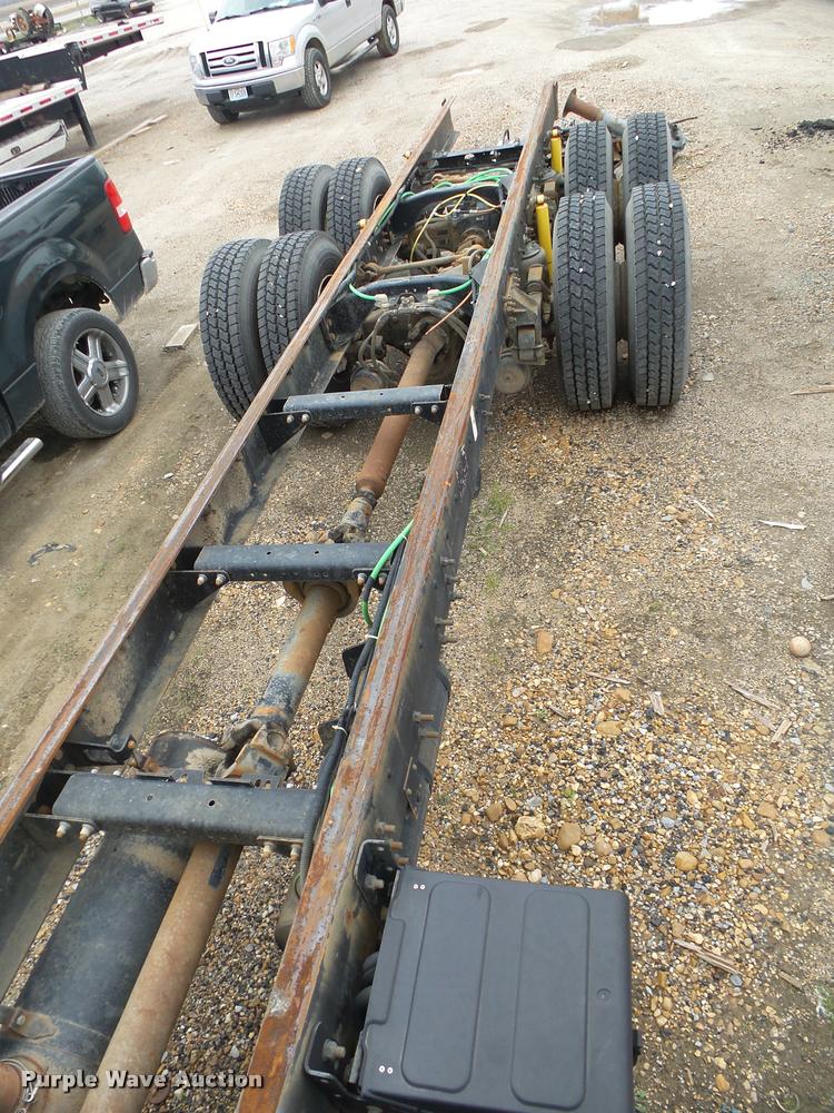 image for item DA2626 1998 Ford LT8513 Louisville 113 truck cab and chassis