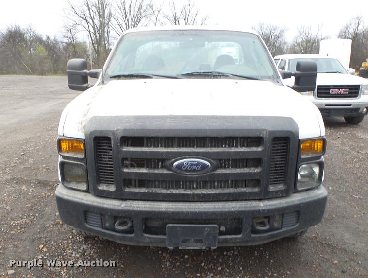 image for item DA2628 2010 Ford F250 Super Duty pickup truck