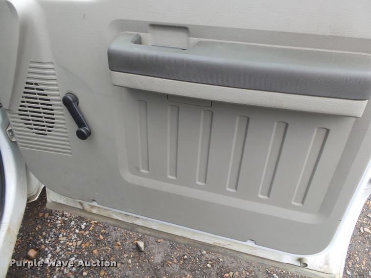 image for item DA2628 2010 Ford F250 Super Duty pickup truck