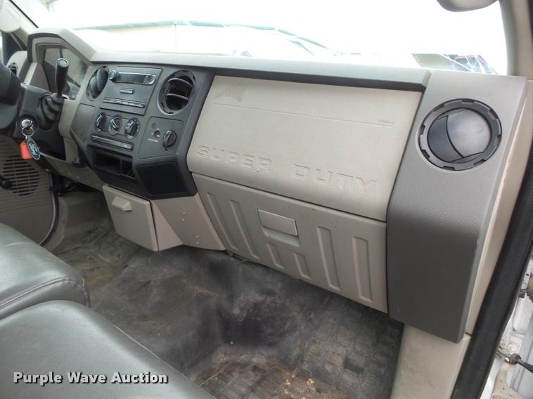 image for item DA2628 2010 Ford F250 Super Duty pickup truck