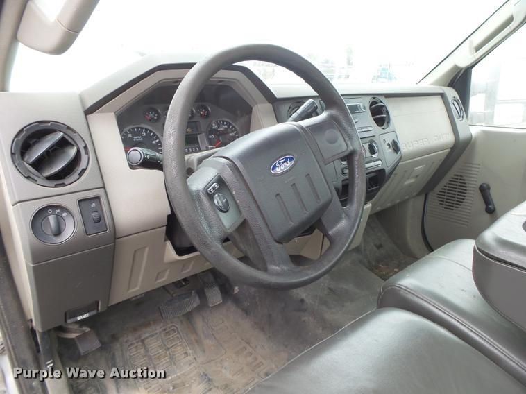 image for item DA2628 2010 Ford F250 Super Duty pickup truck