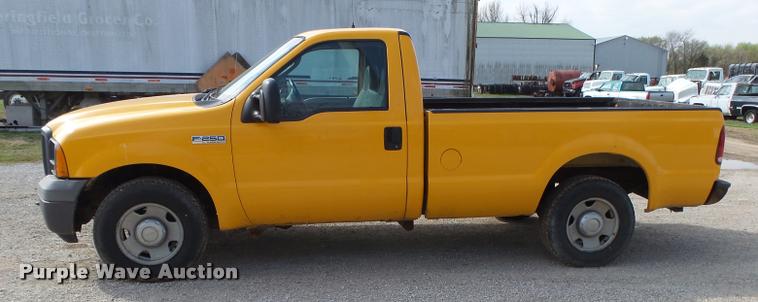 image for item DA2645 2005 Ford F250 pickup truck