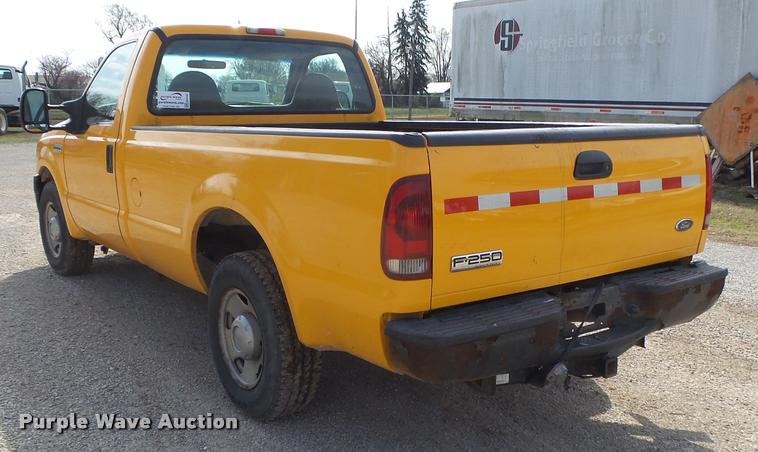 image for item DA2645 2005 Ford F250 pickup truck