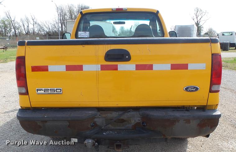 image for item DA2645 2005 Ford F250 pickup truck
