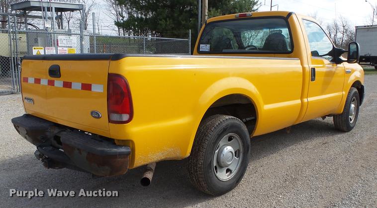image for item DA2645 2005 Ford F250 pickup truck