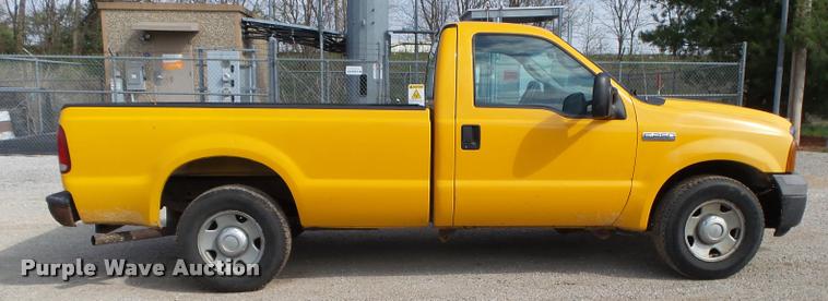 image for item DA2645 2005 Ford F250 pickup truck