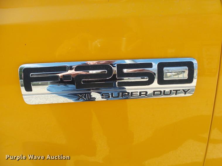 image for item DA2645 2005 Ford F250 pickup truck