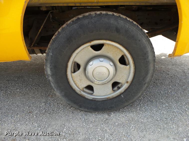 image for item DA2645 2005 Ford F250 pickup truck