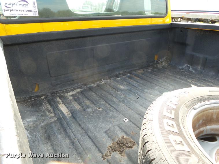 image for item DA2645 2005 Ford F250 pickup truck