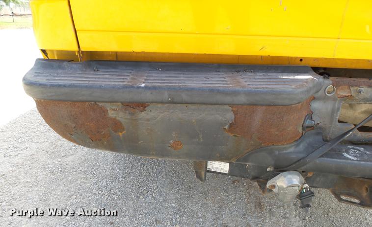 image for item DA2645 2005 Ford F250 pickup truck