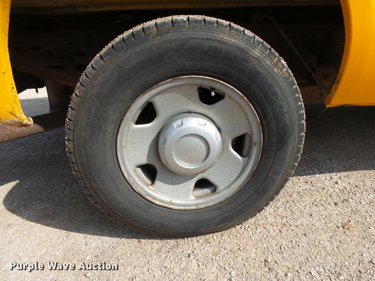 image for item DA2645 2005 Ford F250 pickup truck