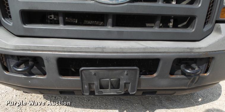 image for item DA2645 2005 Ford F250 pickup truck