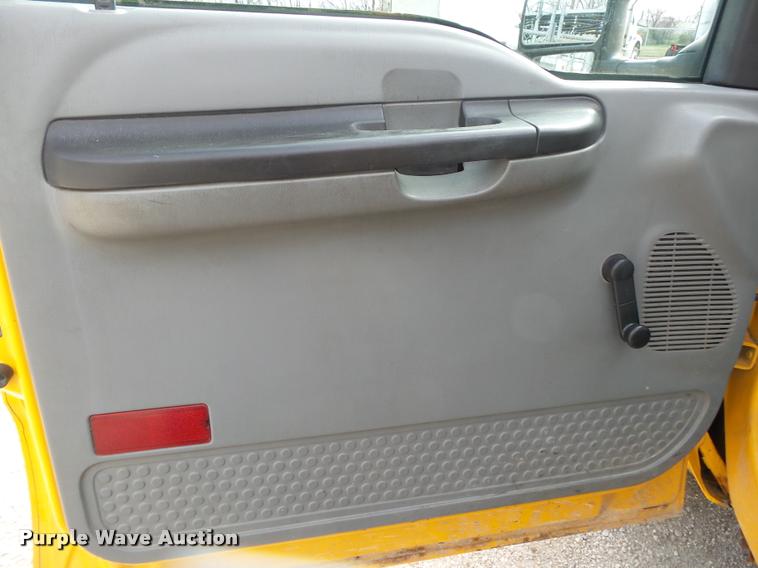 image for item DA2645 2005 Ford F250 pickup truck