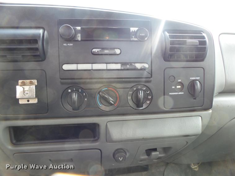 image for item DA2645 2005 Ford F250 pickup truck