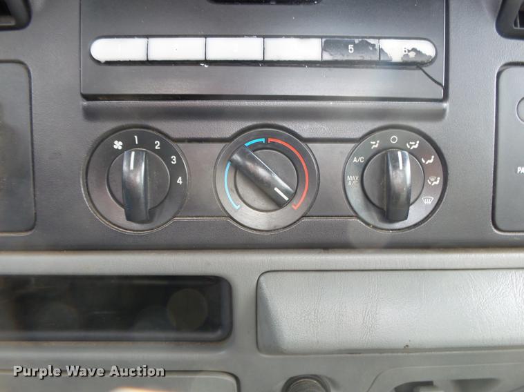 image for item DA2645 2005 Ford F250 pickup truck