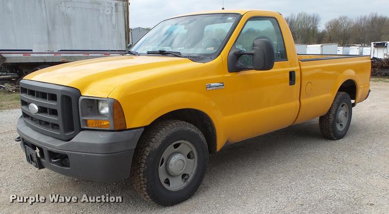 image for item DA2646 2005 Ford F250 pickup truck